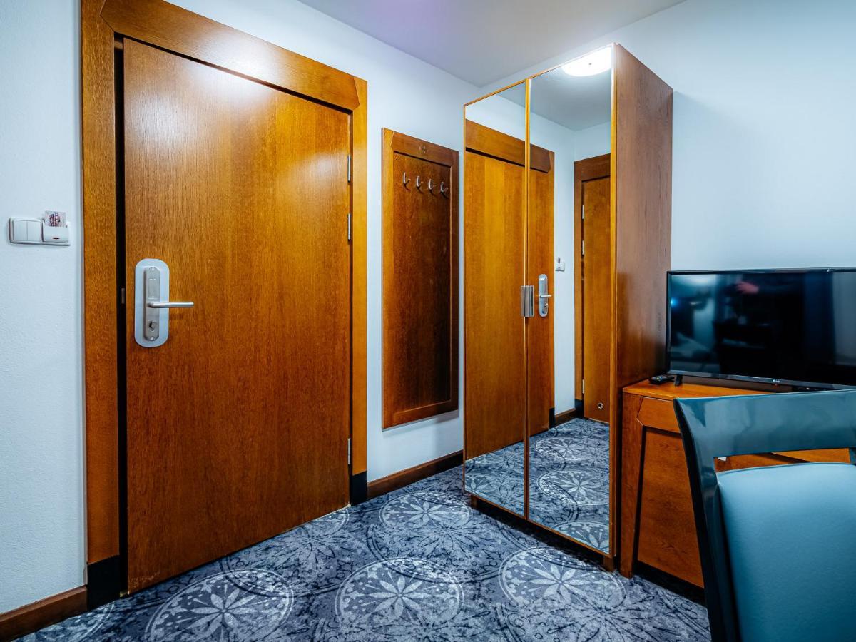 Kasprowy Hotel มูชองค์ชิคแล ภายนอก รูปภาพ